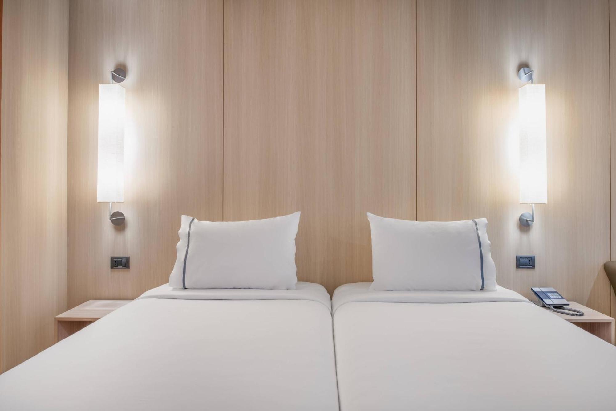 Ac Hotel Malaga Palacio By Marriott Εξωτερικό φωτογραφία