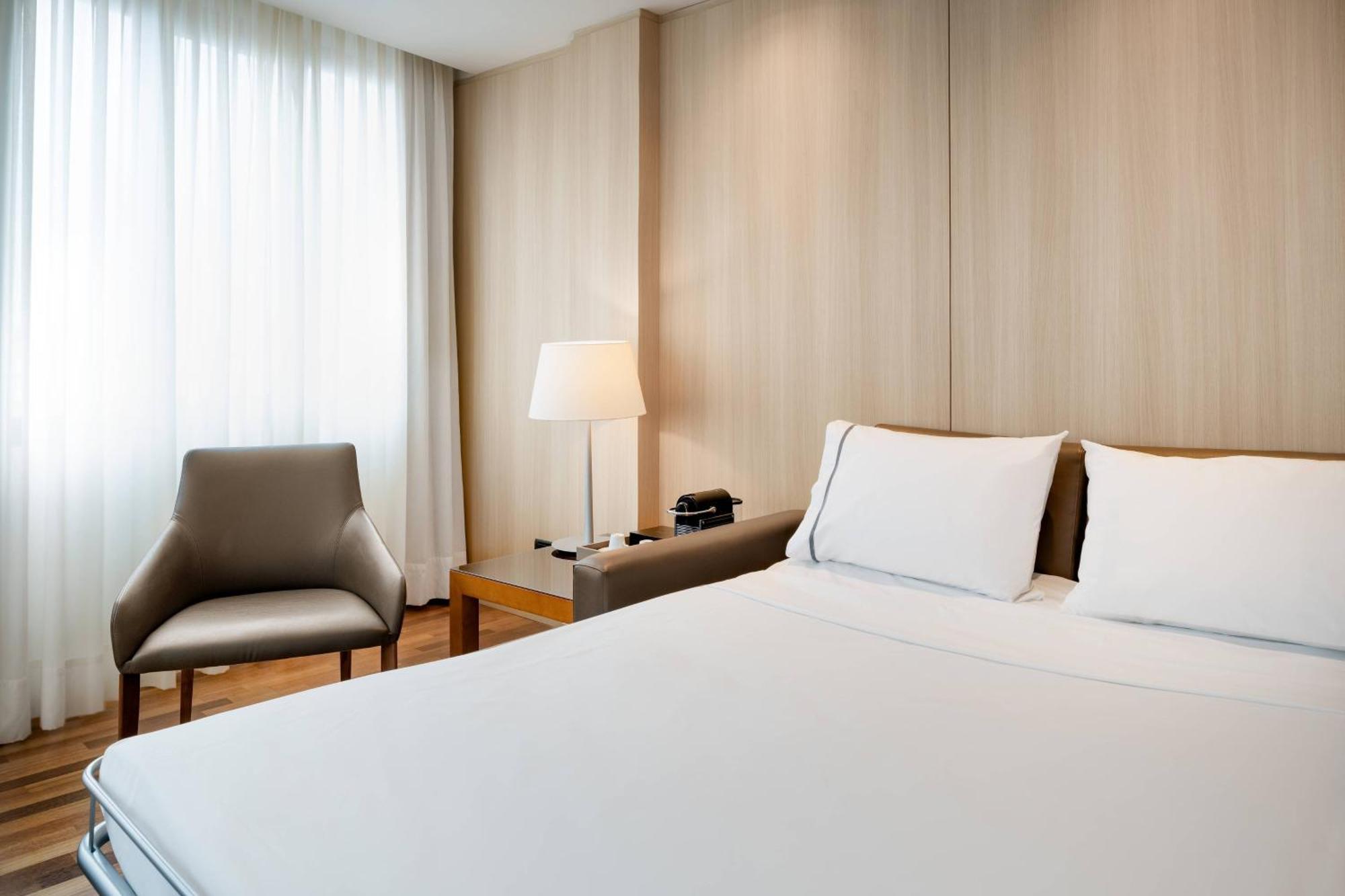 Ac Hotel Malaga Palacio By Marriott Εξωτερικό φωτογραφία