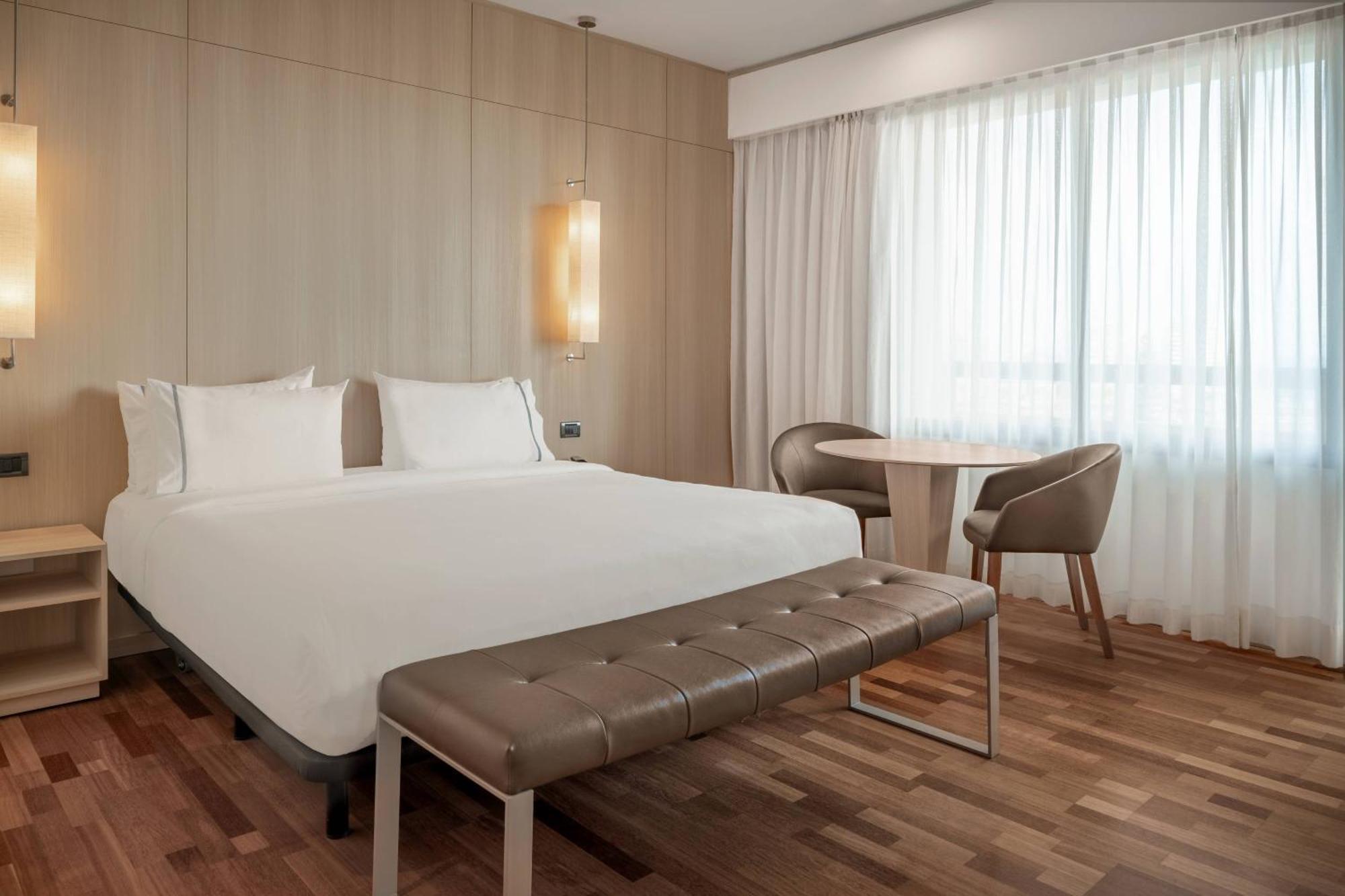 Ac Hotel Malaga Palacio By Marriott Εξωτερικό φωτογραφία
