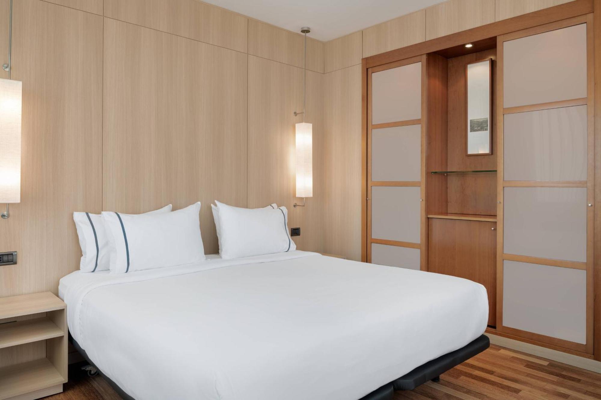 Ac Hotel Malaga Palacio By Marriott Εξωτερικό φωτογραφία
