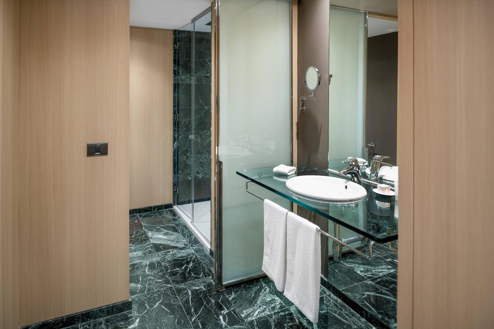 Ac Hotel Malaga Palacio By Marriott Εξωτερικό φωτογραφία