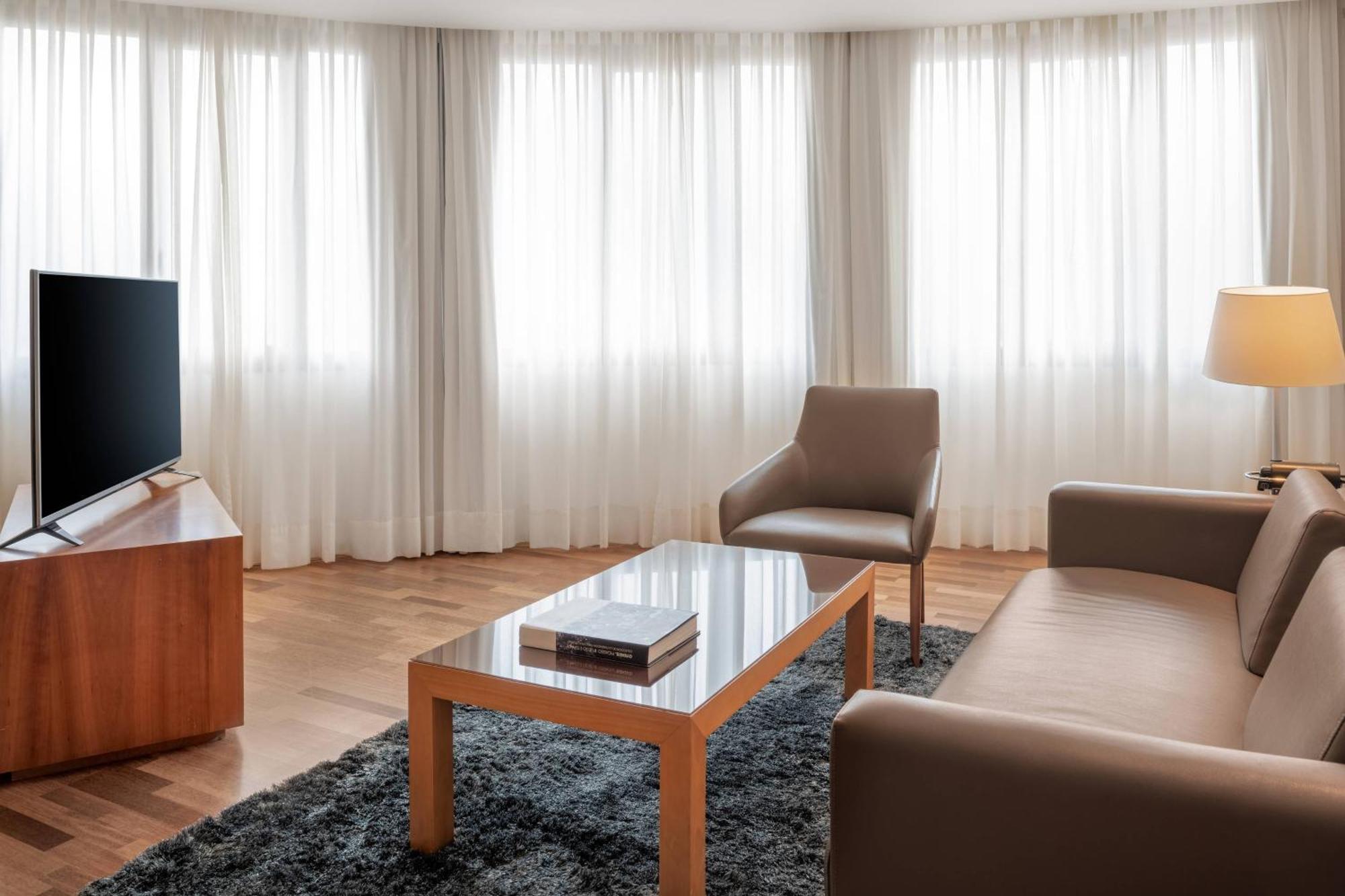 Ac Hotel Malaga Palacio By Marriott Εξωτερικό φωτογραφία