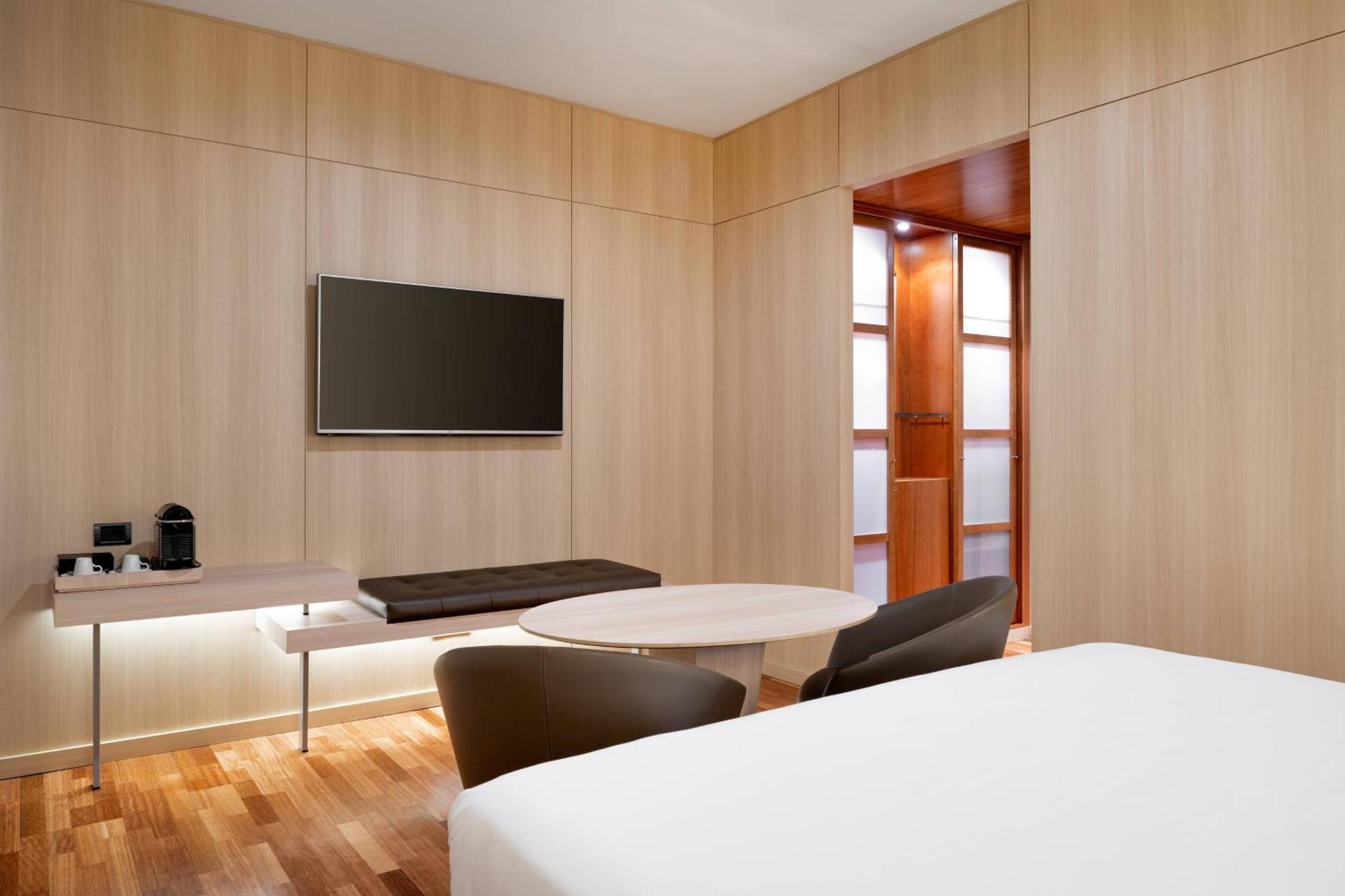 Ac Hotel Malaga Palacio By Marriott Εξωτερικό φωτογραφία