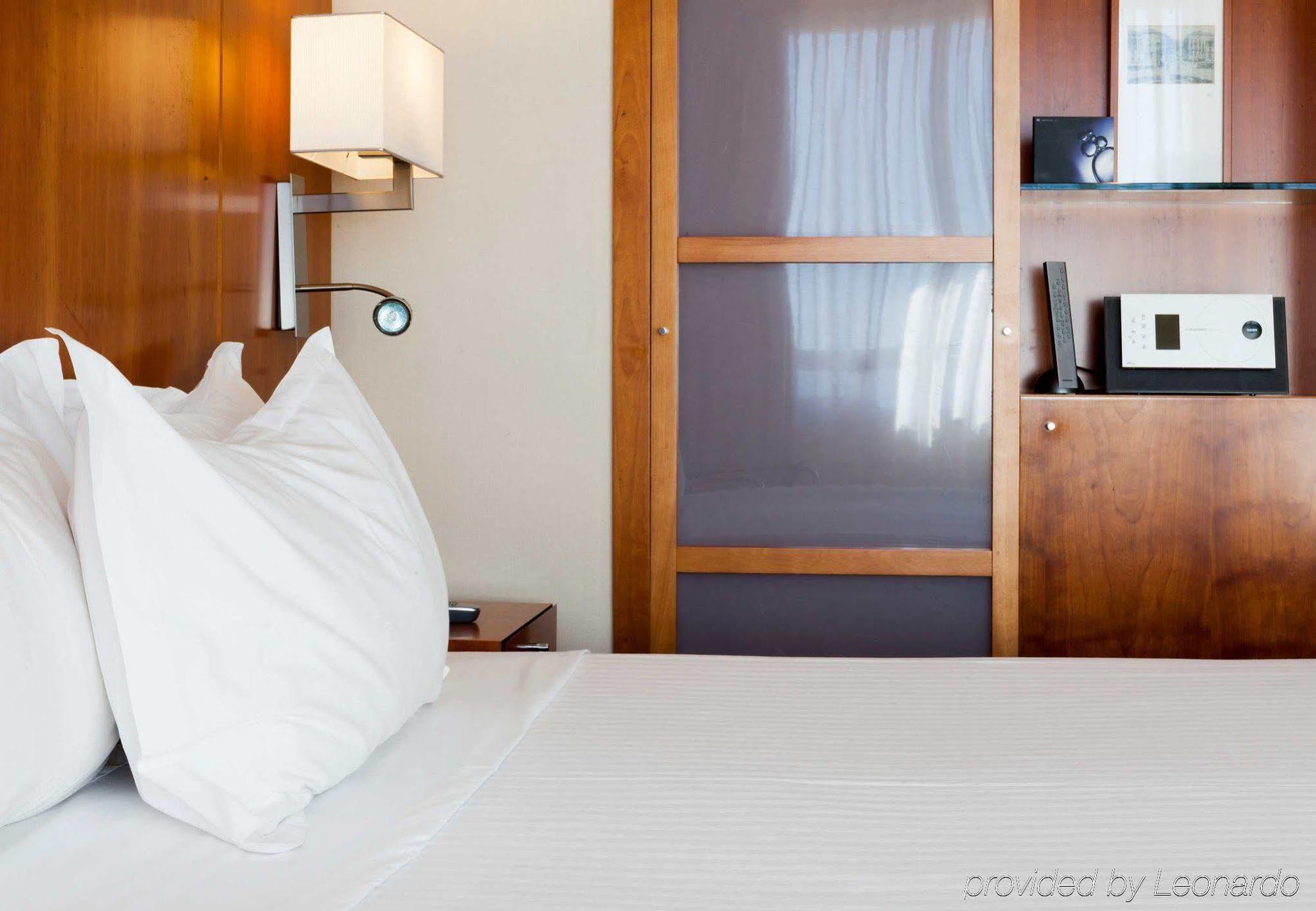 Ac Hotel Malaga Palacio By Marriott Εξωτερικό φωτογραφία