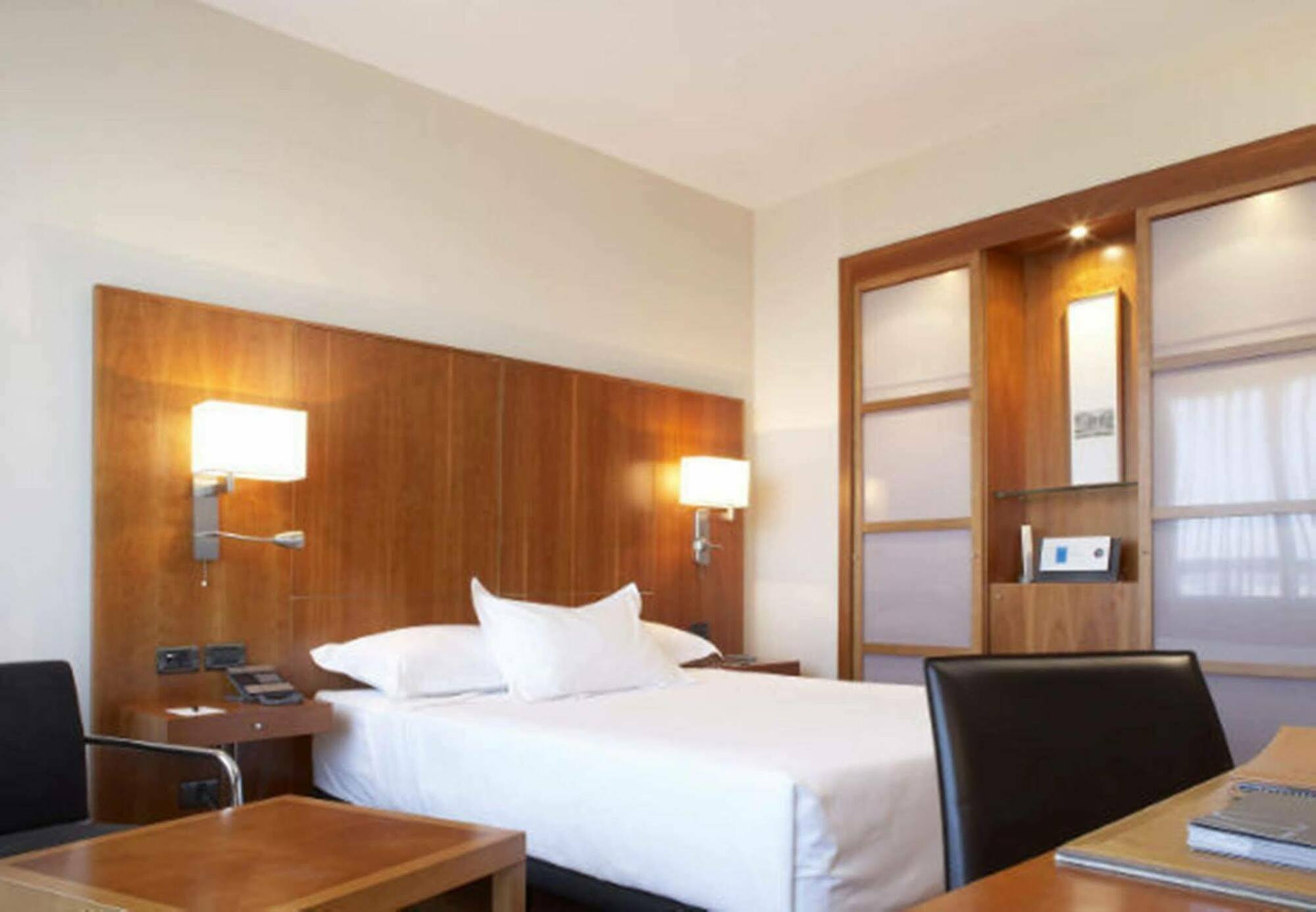 Ac Hotel Malaga Palacio By Marriott Εξωτερικό φωτογραφία